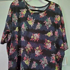LuLaRoe NWT 2XL Irma Shirt